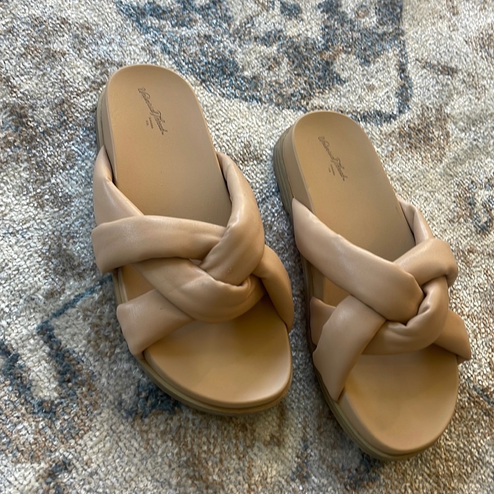 Summer sandals